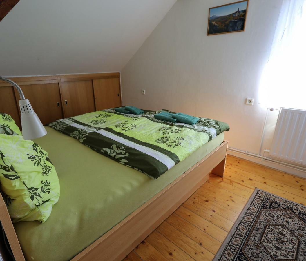 Apartman Skalka Mnichovo Hradiste Exterior photo