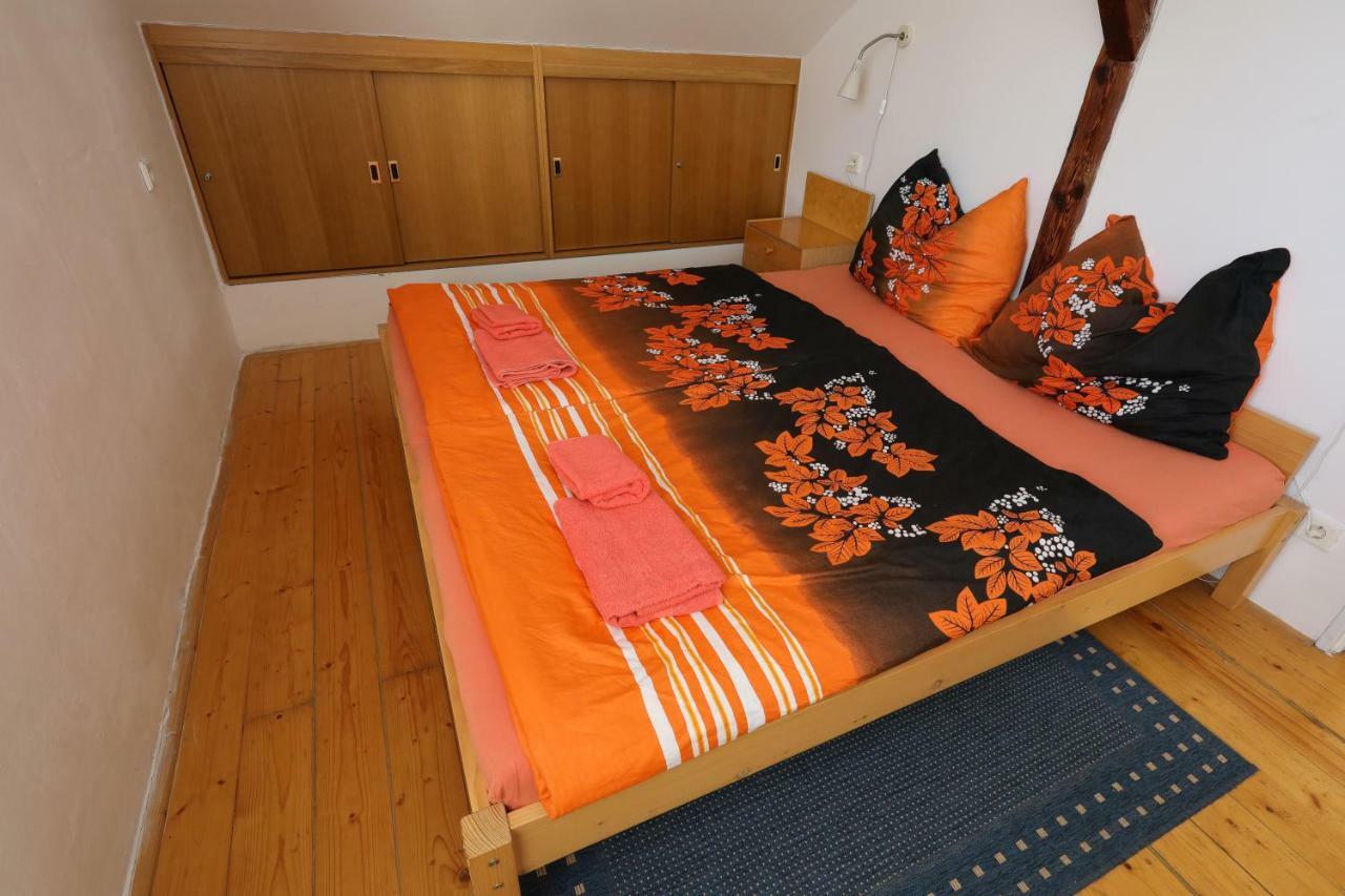 Apartman Skalka Mnichovo Hradiste Exterior photo