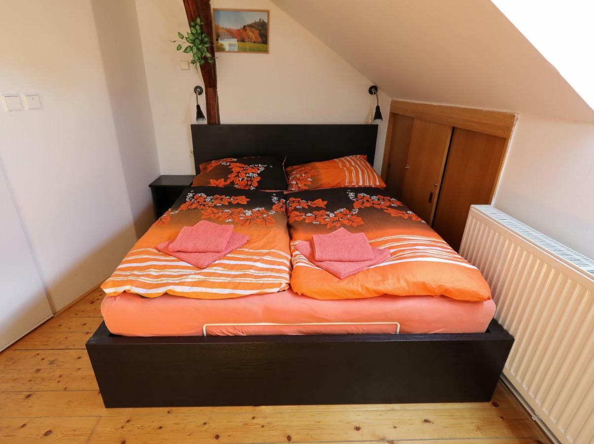 Apartman Skalka Mnichovo Hradiste Exterior photo