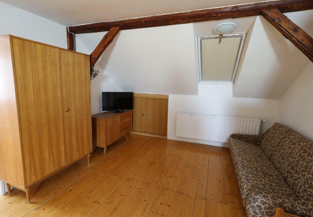 Apartman Skalka Mnichovo Hradiste Exterior photo